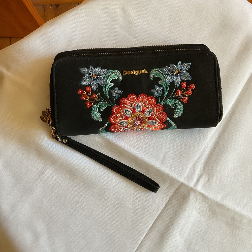 Desigual Black Floral Women's Wristlet Wallet